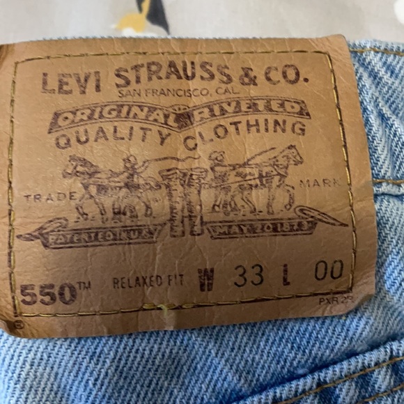 VINTAGE LEVI’S DENIM MOM SHORTS. - Picture 4 of 5